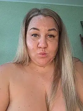 AnnaCurvy live sex cam