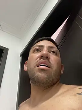 JuanZapata33 live sex cam