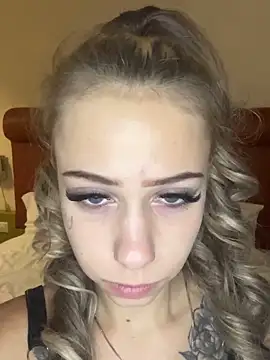 Katherinabby33 live sex cam