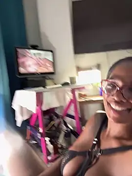 Bustykeyla live sex cam