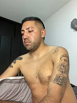 JuanZapata33 live sex cam