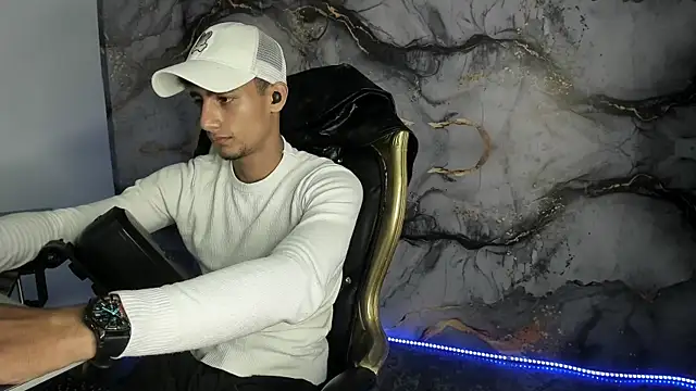 Maximo_Romano live sex cam