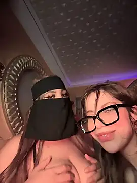Queentaraf999 live sex cam