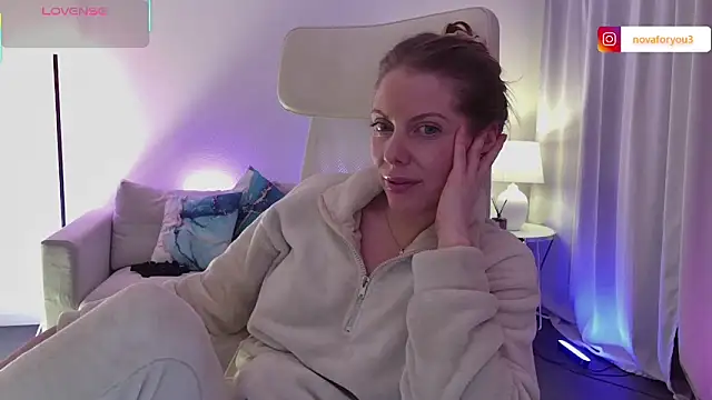 Nova-Lee live sex cam