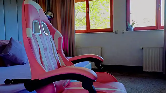 Reina_Cummings live sex cam