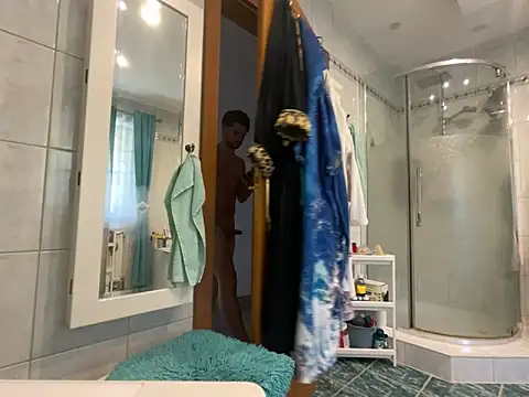 youngboyformommy24 live sex cam