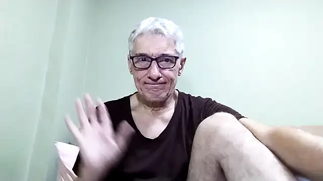 BIGUNCUTHARDCOCK live sex cam