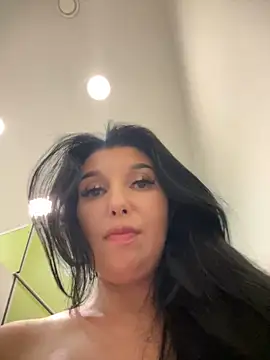 Tisha_Busty live sex cam