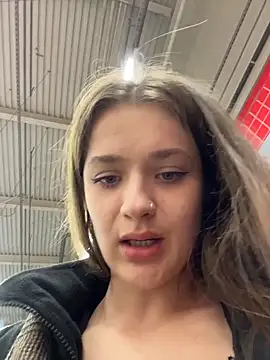 KittyQueeny live sex cam