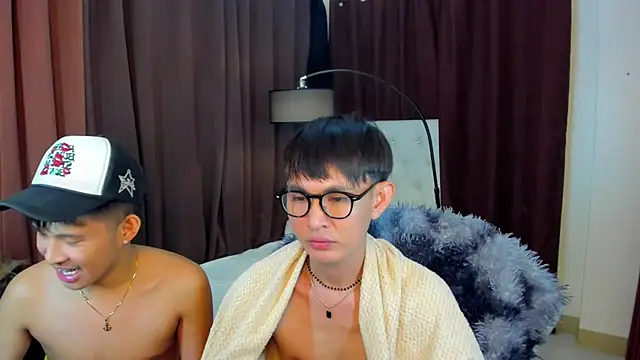 XloverXsiantwink live sex cam