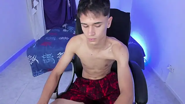 Aron_Boyy live sex cam