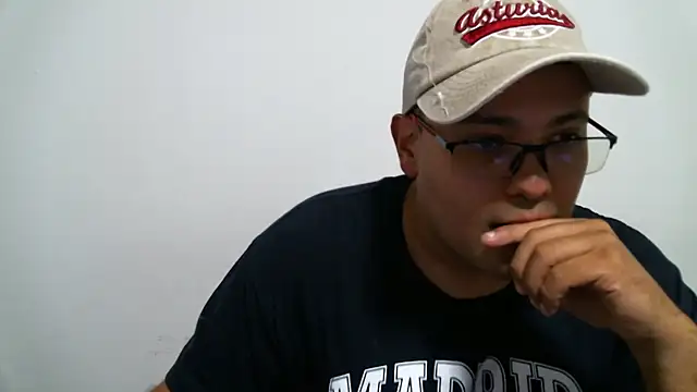 Mikee-Leee live sex cam