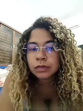 VitoriaFernandes live sex cam