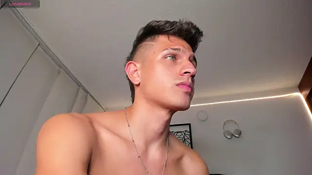 kevin_ahss live sex cam