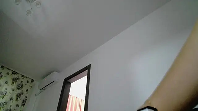 Julianna68 live sex cam