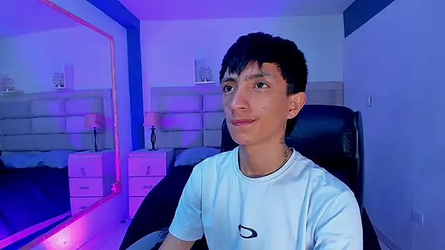DereckCooperr live sex cam
