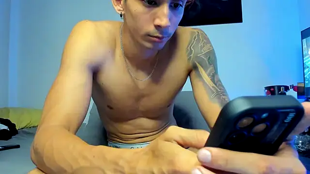 OliverBennet live sex cam