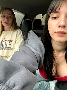 JulliaVegas live sex cam