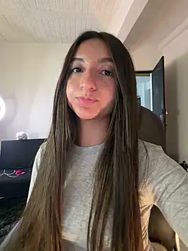 aly_golden_ live sex cam