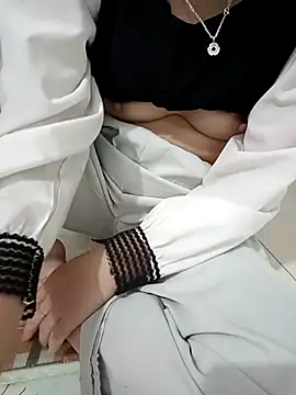 SweetGirl2k2 live sex cam