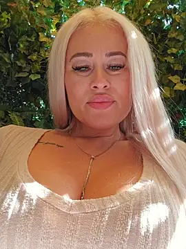 MILFBARBY live sex cam