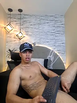 Benjamin_More live sex cam