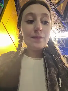 FroggyAnna live sex cam