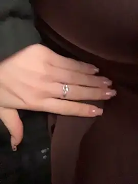 KittyQueeny live sex cam