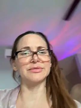 MessyNastyQueen live sex cam