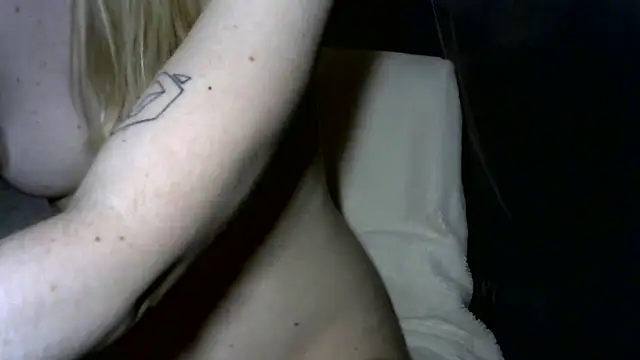 StacyNextdoor live sex cam