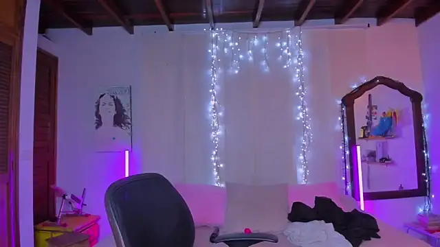 CuteRomi live sex cam
