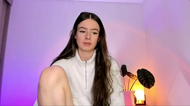 aalyce_syn's Stripchat show and profile