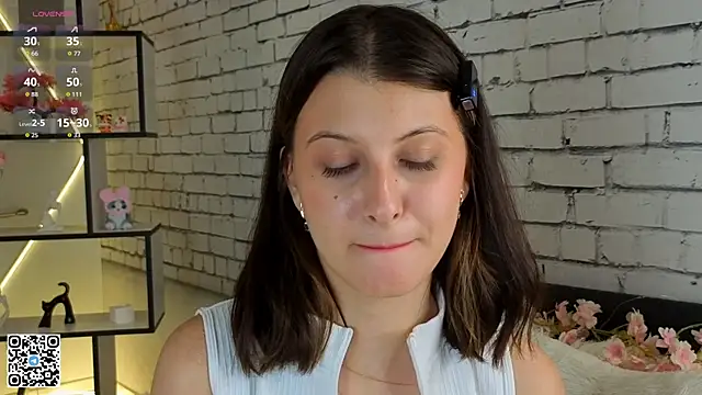 LorinaMaffitt live sex cam