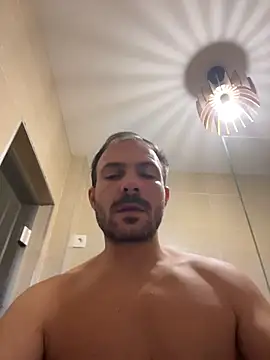 Adventurehotman live sex cam