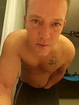 Bigtater1999 live sex cam