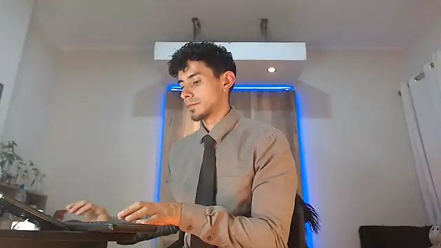 Andrew_4_ live sex cam