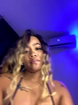 riri_brunnete live sex cam