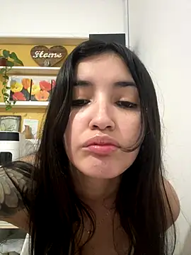 KarenG2025 live sex cam
