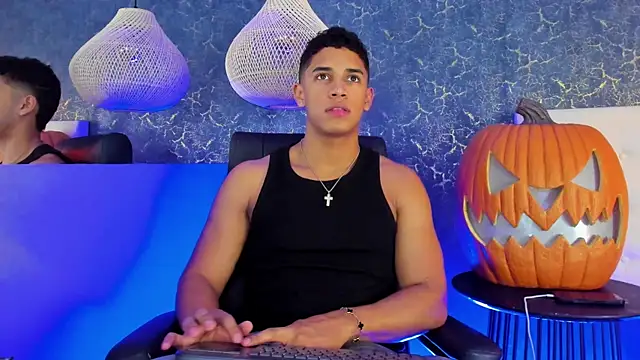 Zayne_cross live sex cam