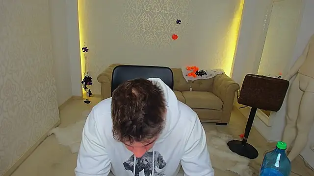 MaxKaiden live sex cam