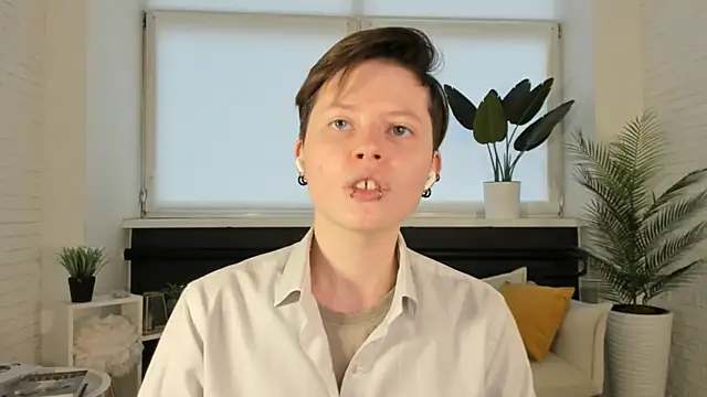 BellaVanruiten's web cam