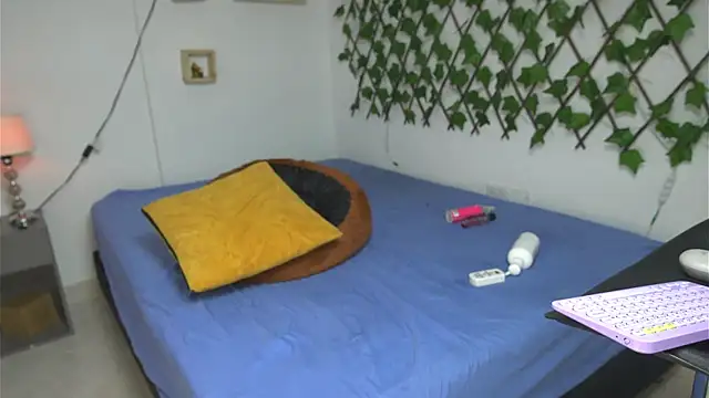 argiee_taylorxs2 live sex cam