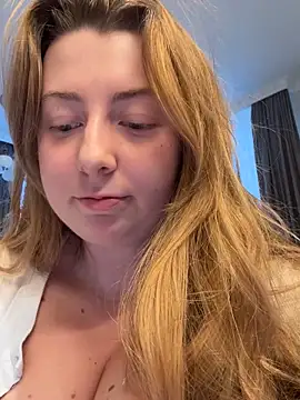 curvyflawless live sex cam