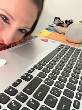 AthenaStar live sex cam