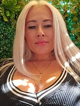 MILFBARBY live sex cam