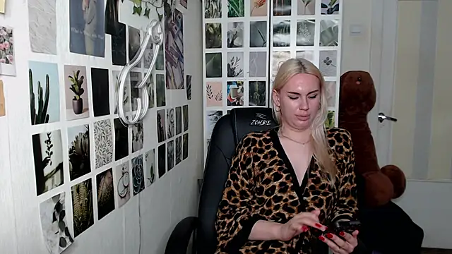 CapriScorpion live sex cam