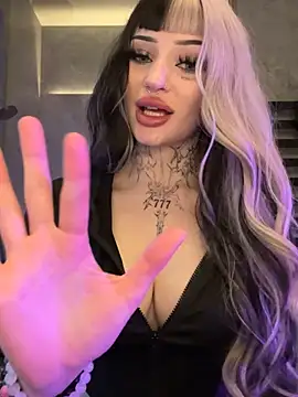 madelinexx live sex cam