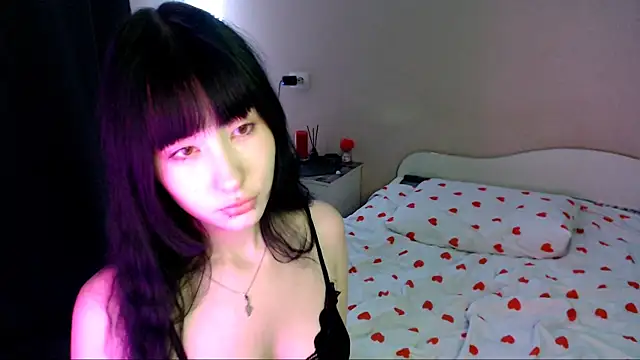 NaemiiBlush's web cam
