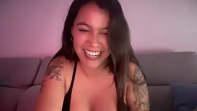 AmaraBella69 live sex cam