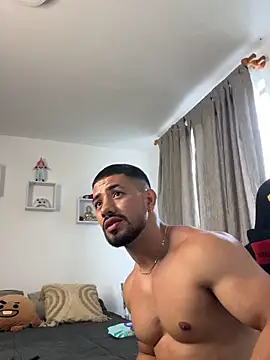 Ezzio_Scolaro live sex cam